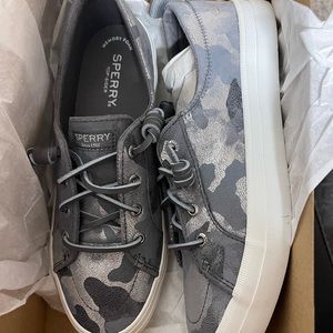 Sperry Topsiders Gray/Silver camo - Size 8.5
